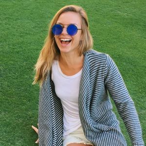 Meet your Posher, Monica